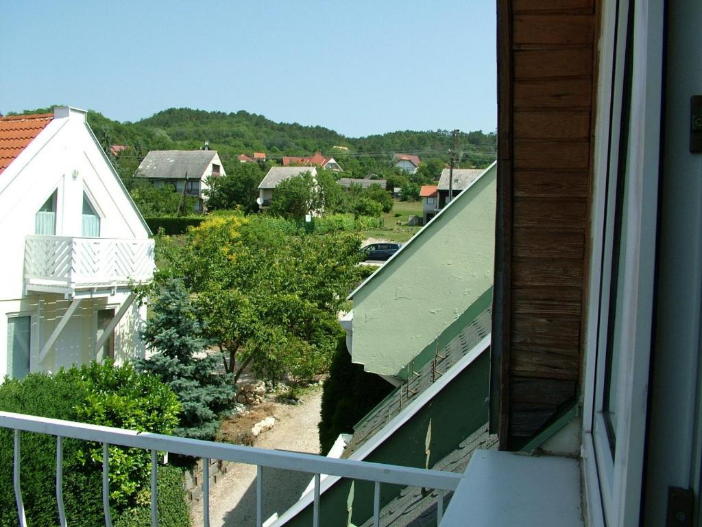 Hotel Zoldhaz Bio Panzio Gyenesdiás Zimmer foto